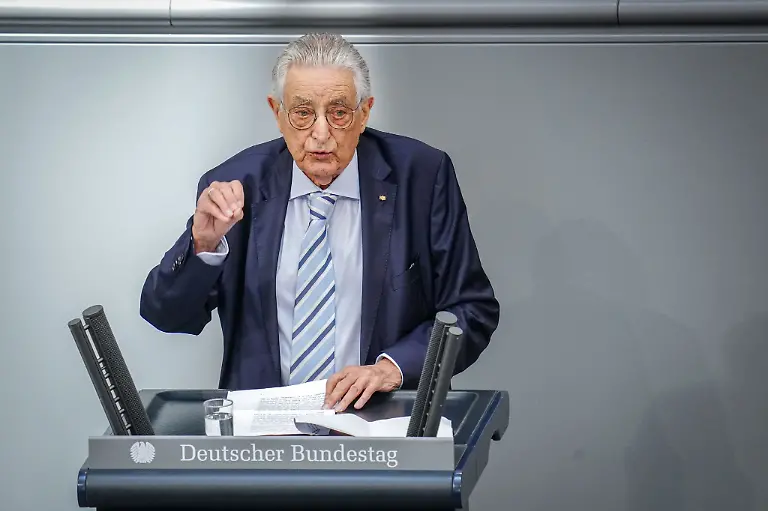 Gerhart-Baum-wurde-1932-in-Dresden-geboren