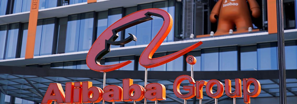 Die Regulierungsbehörde verdächtigt Alibaba "monopolistische Praktiken" zu nutzen.