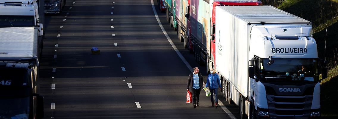 2020-12-25T141652Z_2034920528_RC2EUK9GMXE9_RTRMADP_3_BRITAIN-EU-DOVER.JPG