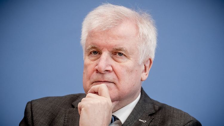 Laut Plan von Bundesinnenminister Seehofer sollen die Ankerzentren Asylverfahren beschleunigen.