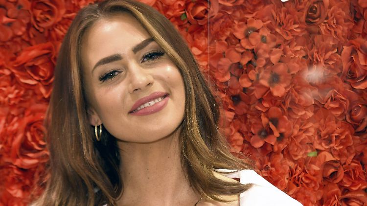 Ex-"Bachelorette" Jessica Paszka gab bei Instagram ihre Verlobung bekannt. 