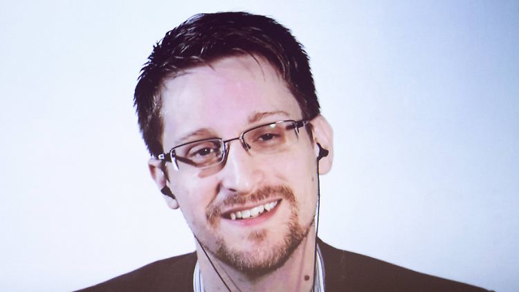 Der 37-Jährige hatte 2013 Dokumente zu Ausspäh-Aktivitäten des US-Abhördienstes NSA und seines britischen Gegenparts GCHQ an Journalisten gegeben. 