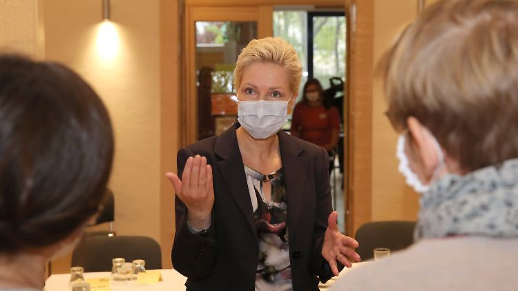 Mecklenburg-Vorpommerns Ministerpräsidentin Manuela Schwesig will raus aus der Pandemie.