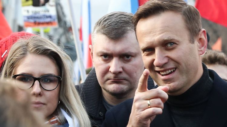Sobol war für zwei Tage in U-Haft, nachdem sie das Wohnhaus eines mutmaßlichen Geheimdienstagenten in Moskau aufgesucht und bei ihm geklingelt hatte. 