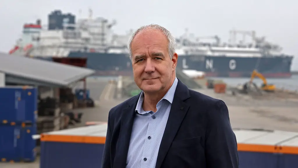 Henry-Forster-ist-der-neue-Geschaeftsfuehrer-der-Hafengesellschaft-des-Hafens-Mukran