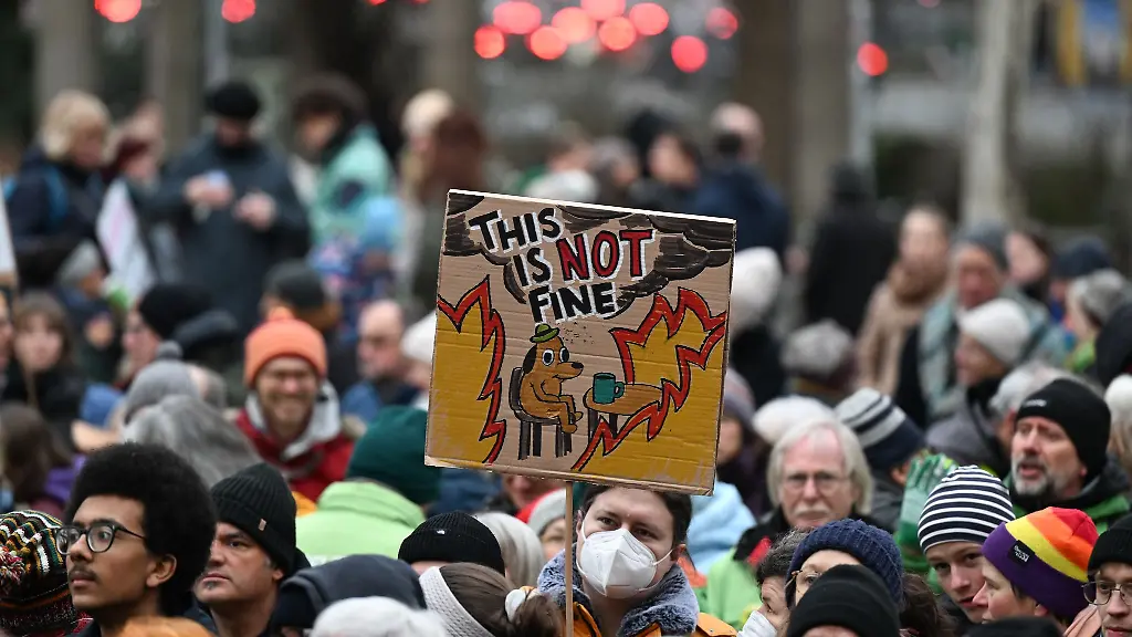 Rund-3-000-Menschen-zaehlten-die-Veranstalter-bei-einer-Demonstration-von-Fridays-for-Future-am-Freitag-in-Frankfurt