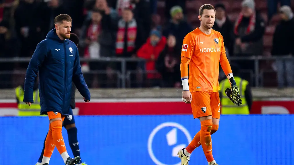 Weil-Bochums-Stammtorwart-Patrick-Drewes-erkrankt-ist-wird-Timo-Horn-l-erstmals-fuer-den-VfL-zwischen-den-Pfosten-stehen