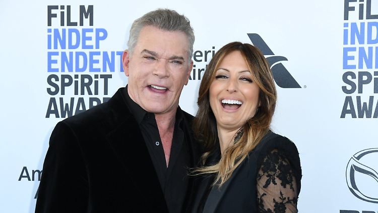 Ray Liotta und Jacy Nittolo haben sich verlobt.