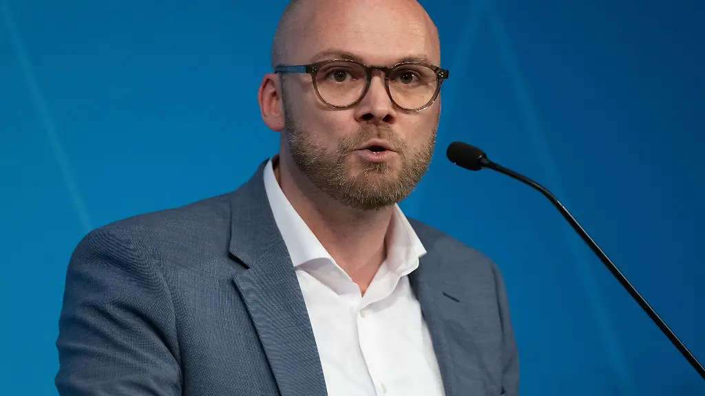 Fabian-Mehring-von-den-Freien-Waehlern-will-seine-Partei-links-von-der-CSU-positionieren-um-neue-Waehlerschichten-zu-erreichen