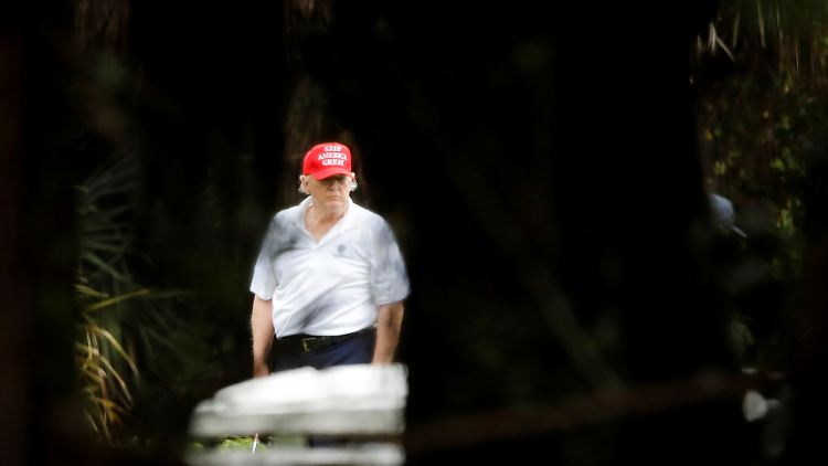 Donald Trump wird den Jahreswechsel überraschend nicht beim Golfen in Florida verbringen.