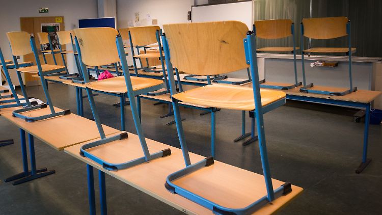 Den Vorschlag, die Weihnachtsferien bis Ende Januar zu verlängern und dafür die Sommerferien zu verkürzen, lehnen beide Verbände ab.
