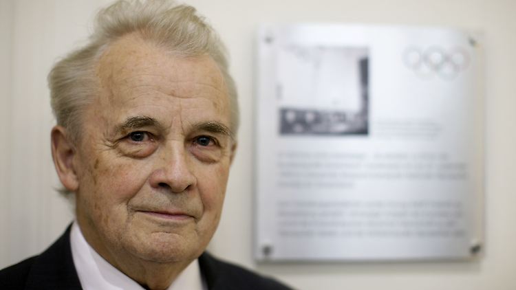 Walther Tröger steht 2009 im Zoologischen Forschungsmuseum Alexander Koenig (ZFMK) in Bonn.