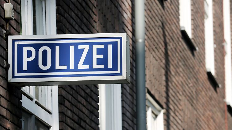 In den vergangenen Monaten kamen einige Fälle von rechtsextremistischen Chatverläufen und dergleichen im Polizei-Umfeld ans Licht der Öffentlichkeit.