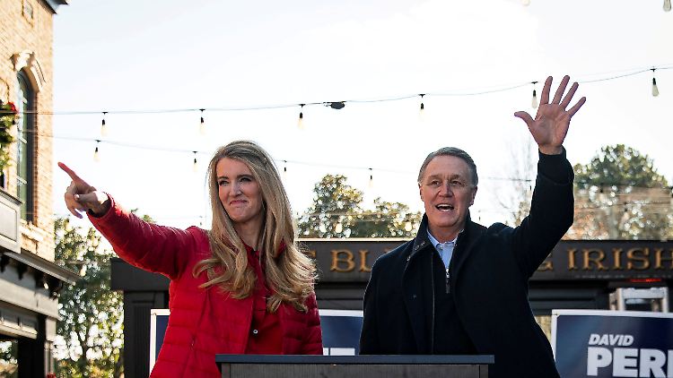 Verteidigt einer von beiden seinen Senatorensitz, behalten die Republikaner ihre Mehrheit: Kelly Loeffler und David Perdue.