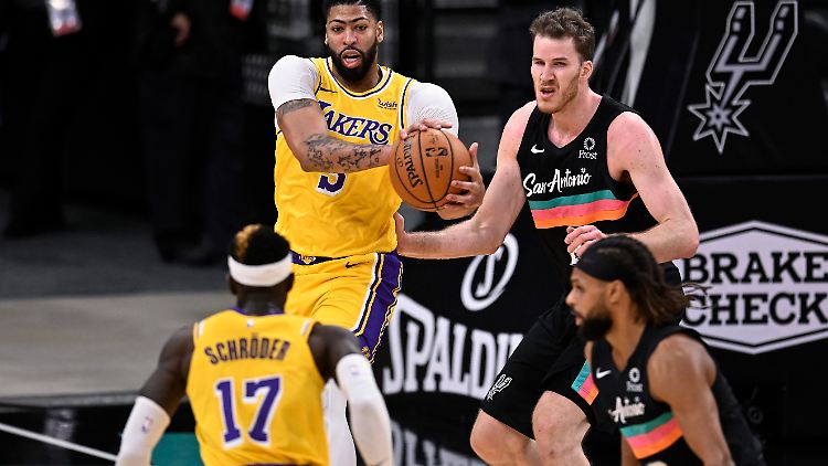 Schröder findet sich immer besser bei den Lakers zurecht.