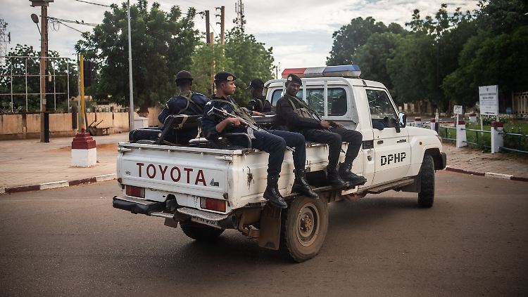 Bewaffnete Polizisten in der nigrischen Hauptstadt Niamey (Archivbild von 2019).