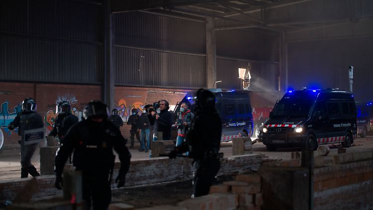 Erst nach 40 Stunden löste die Polizei den illegalen Rave auf.