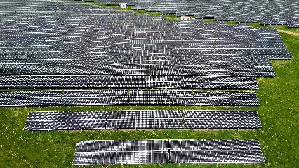 Die-Glasmanufaktur-Brandenburg-Solarglashersteller-in-Tschernitz-ist-akut-gefaehrdet-Brandenburgs-Wirtschaftsminister-forder-Hilfe-vom-Bund-und-der-EU