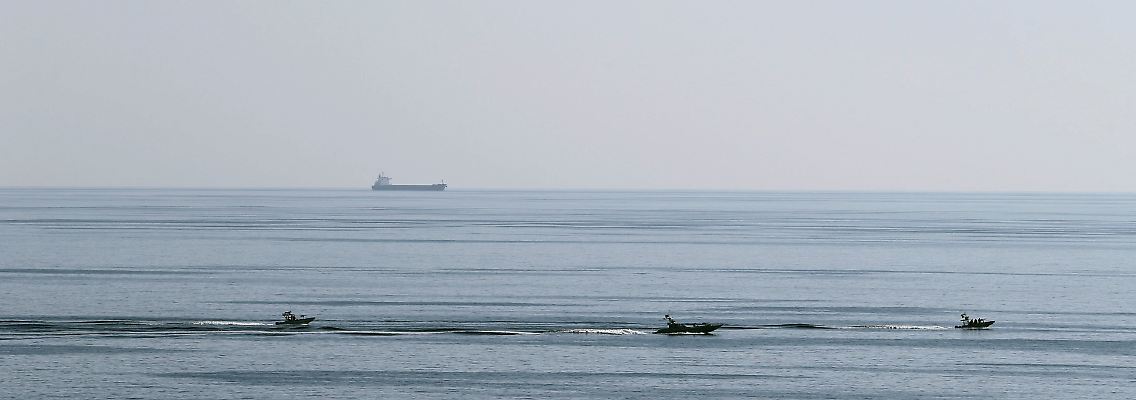 2018-12-21T145305Z_374791982_RC1F5E209C60_RTRMADP_3_IRAN-USA-HORMUZ.JPG