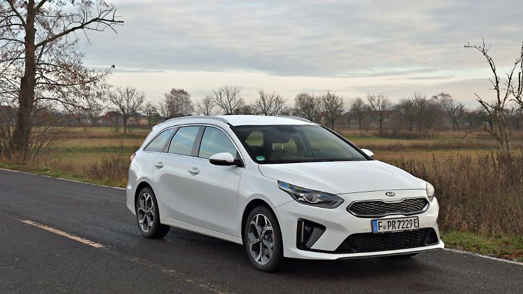 Äußerlich ist dem Kia Ceed Sportswagon sein Doppelherz nicht anzusehen.
