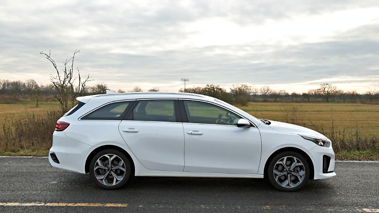Ist der Akku des Kia Ceed Sportwagon Plug-in-Hybrid leer, wird es für den 105 PS starken Vierzylinder schwer, die Fuhre ordentlich anzutreiben.