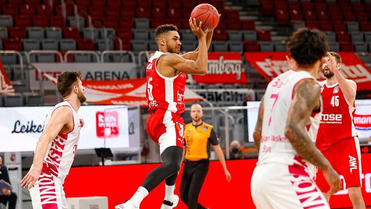 Kenneth Ogbe wurde von seinem Trainer öffentlich hart angegangen.