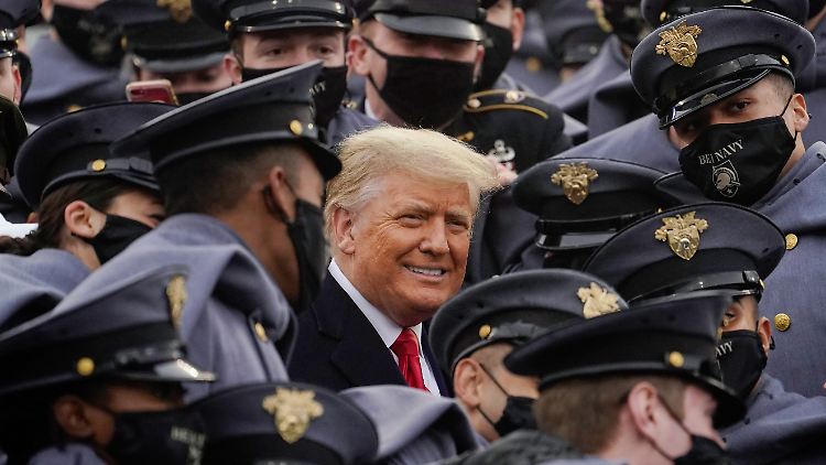 Trump am 12. Dezember bei einem Footballspiel an der US-Militärakademie in West Point. 