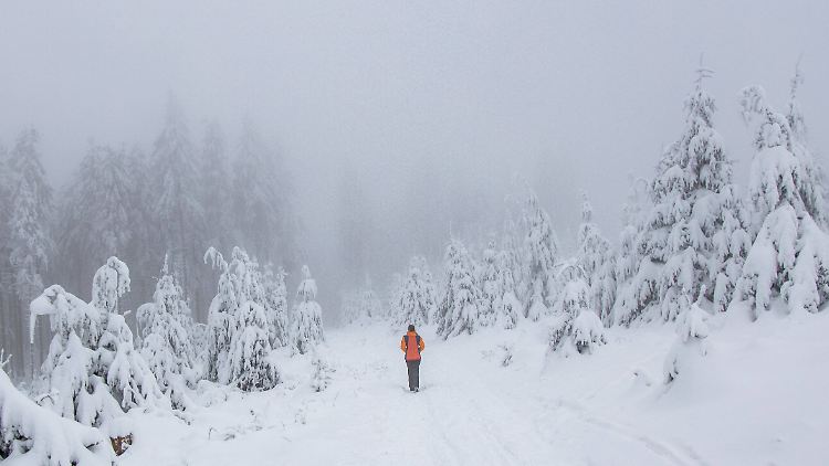 Tief "Ahmet" bringt Schnee nach ganz Deutschland.