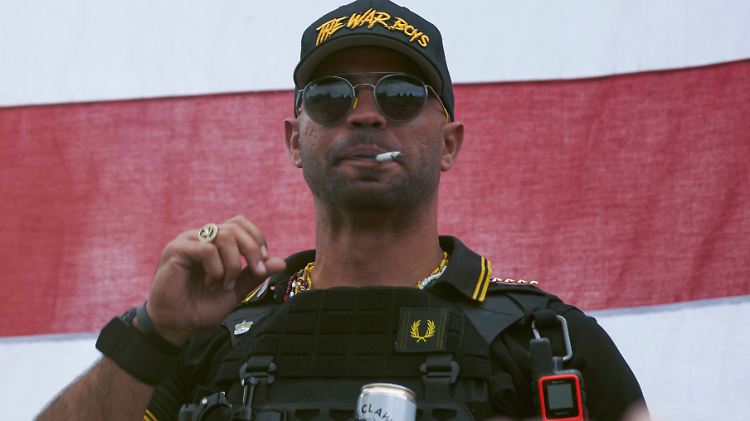 Auch er ist angeklagt: Henry "Enrique" Tarrio, Anführer der Proud Boys, während einer Kundgebung. 