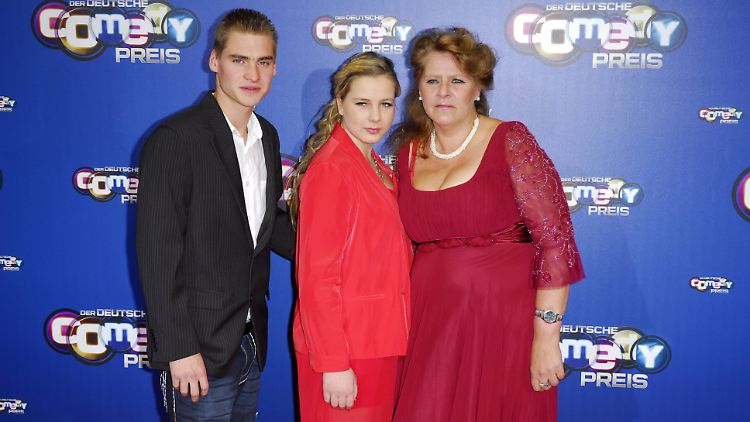Peter und Sarafina sind schon seit zehn Jahren ein Paar, hier sind sie mit der Mutter des TV-Clans, Silvia Wollny, im Jahr 2013 zu sehen.