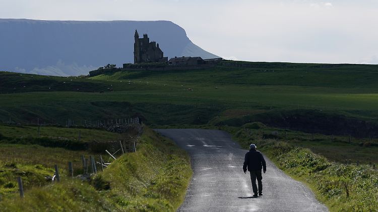 Irland ist wegen hoher Infektionszahlen in einen Corona-Lockdown zurückgekehrt.