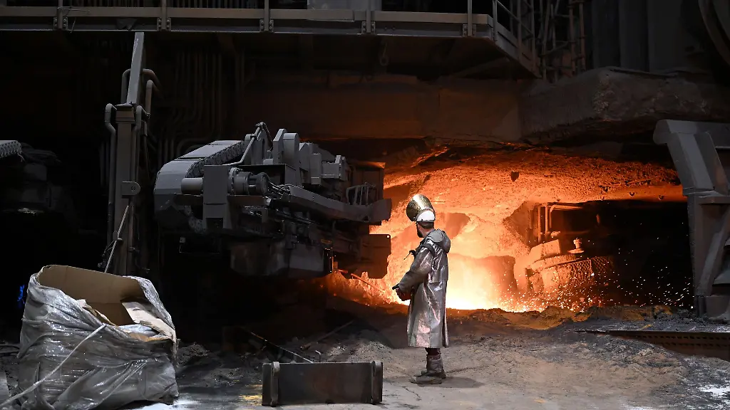 Im-festgefahrenen-Streit-zwischen-IG-Metall-und-Management-ueber-die-Umbauplaene-fuer-die-Thyssenkrupp-Stahlsparte-koennte-jetzt-Bewegung-kommen