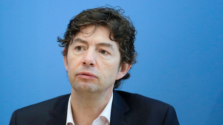 Christian Drosten (hier im Oktober 2020) malt nicht schwarz, gibt aber auch keine Entwarnung.