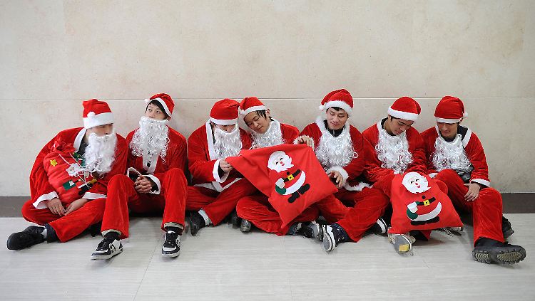 Auch wenn der Handel weiterlief, kehrte auch in Asien ein wenig weihnachtliche Ruhe ein. 