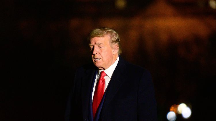 Trump behauptet weiterhin, er sei durch massiven Betrug um den Wahlsieg gebracht worden.