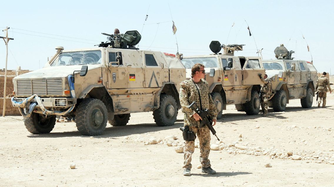 Bundeswehrsoldaten auf Patrouille (Bild vom 30. Juli 2009).