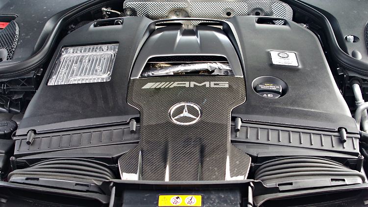 Der moderne Treibsatz des GT Viertürers versteckt sich hinter den Verblendungen.