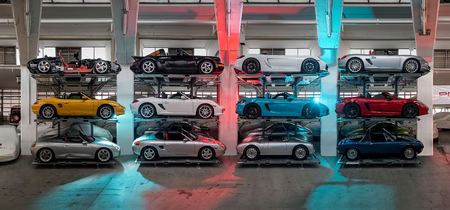 Es ist heute kaum zu glauben, aber Anfang der 1990er-Jahre war Porsche in einer Absatz- und Ertragskrise, die das Unternehmen fast die Existenz gekostet hätte. 