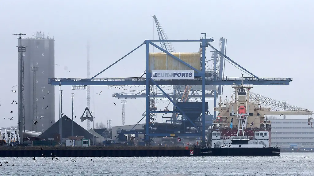 Auf-einem-Gueterzug-wurde-eine-verbrannte-Leiche-entdeckt