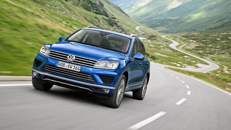 Bereits in der Basis fährt der Touareg passend zu seinem Preis- und der Klasse gut ausgestattet vor.