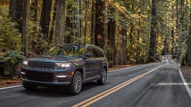 Auch der neue Jeep Grand Cherokee bleibt seinen Wurzeln optsich treu.