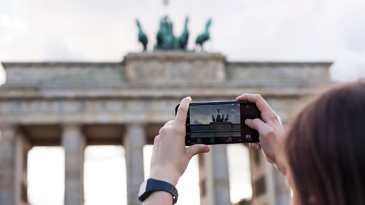 Derzeit wäre die Sicht auf das Brandenburger Tor gut: Ein Gericht bestätigt das Beherbergungsverbot für Touristen. 