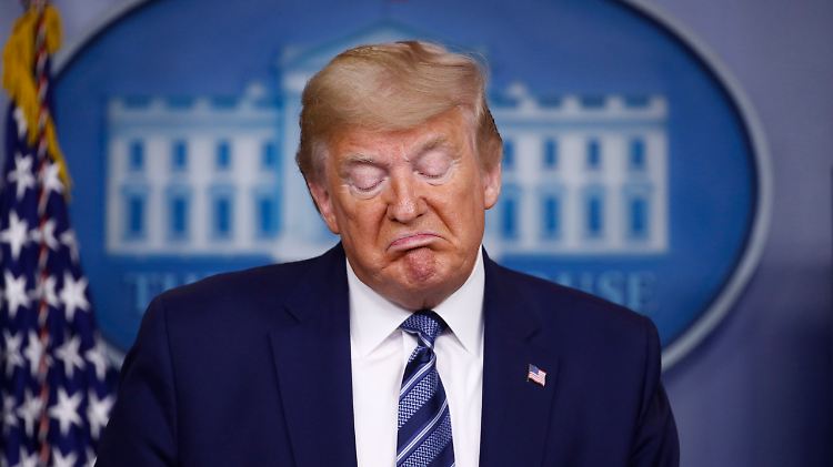 Schon im Dezember hatte Trumps langjährige Bankerin Rosemary Vrablic vom Vermögensmanagement ihre Kündigung eingereicht. 