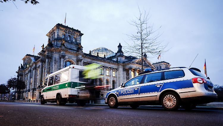 CSU- und FDP-Vertreter wurden am wenigsten angegriffen, so die Antwort der Bundesregierung. 