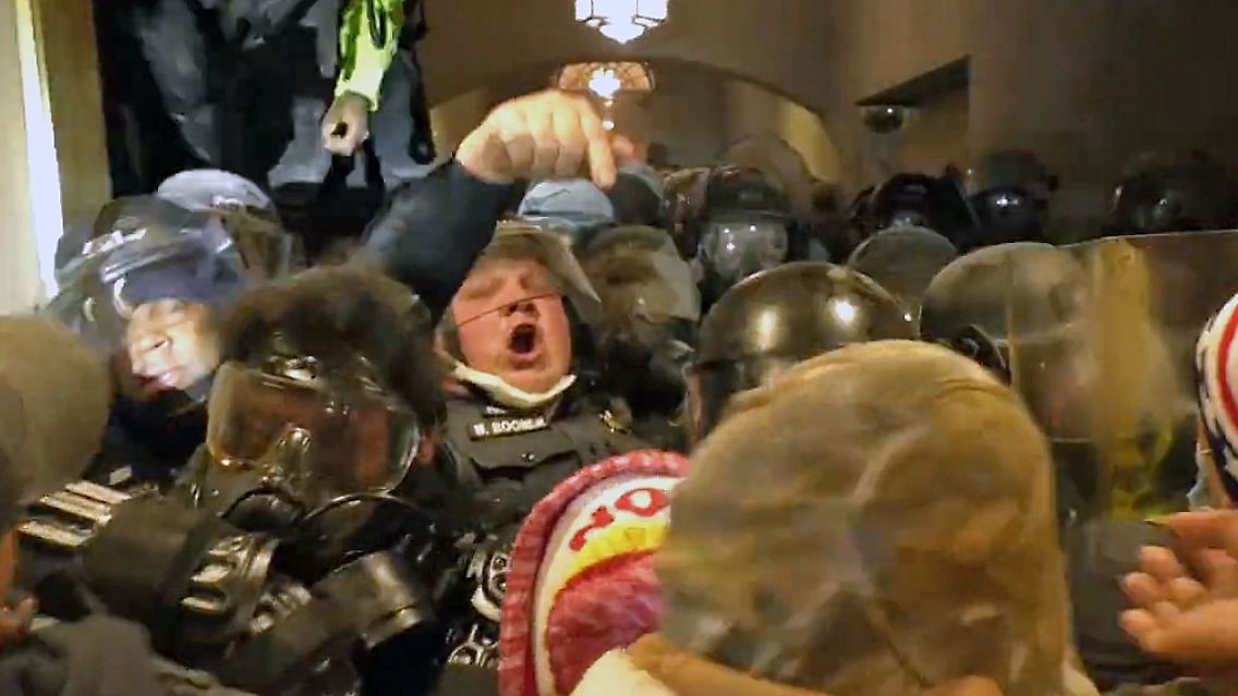 KapitolInnenNeu.jpg
