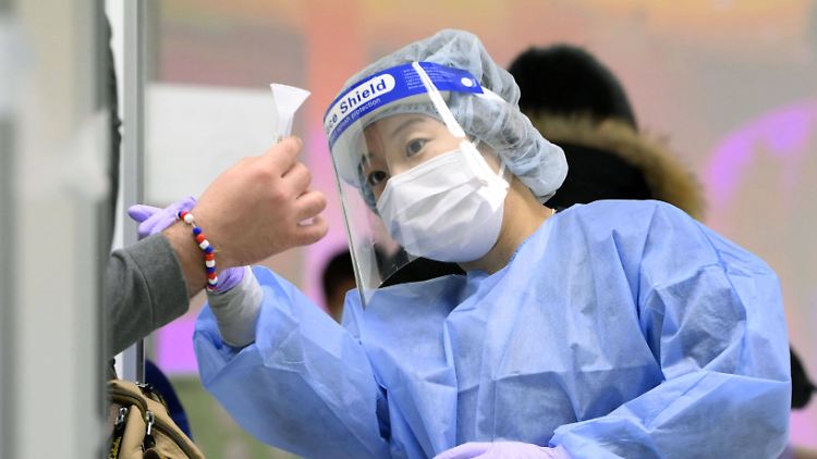 Die vier mit der neuen Corona-Variante Infizierten waren direkt am Flughafen in Haneda in Quarantäne gegangen.