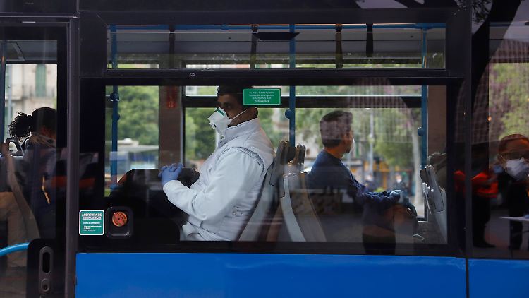 Angesichts steigender Infektionszahlen sollen Fahrgäste auf Mallorca lieber schweigen.