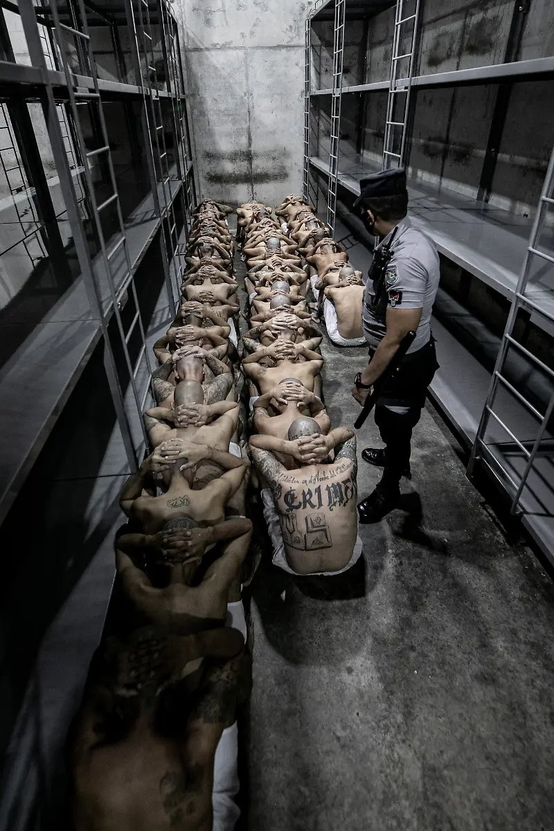 2025-02-06T203733Z-3891625829-MRPRC2S88AVFR3B-RTRMADP-3-EL-SALVADOR-VIOLENCE-GANGS