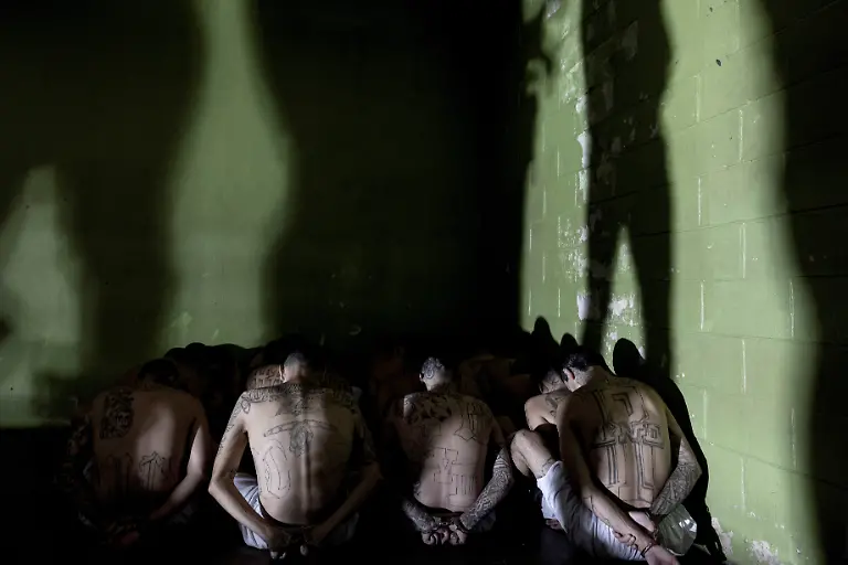 2025-02-06T203733Z-3891625829-MRPRC2788AA0K0I-RTRMADP-3-EL-SALVADOR-VIOLENCE-GANGS