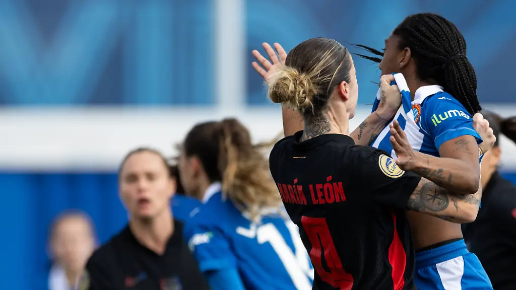 ef92cb774eee4121cff48fa5dafab128